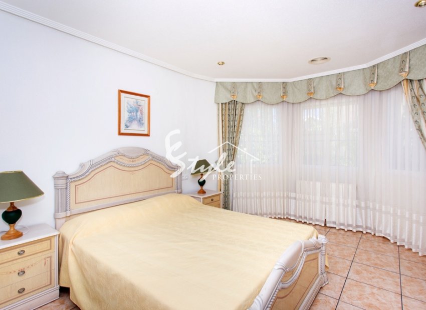 Reventa - Villa - Los Altos