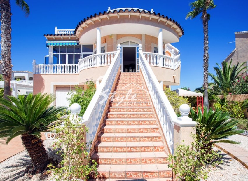 Reventa - Villa - Los Altos