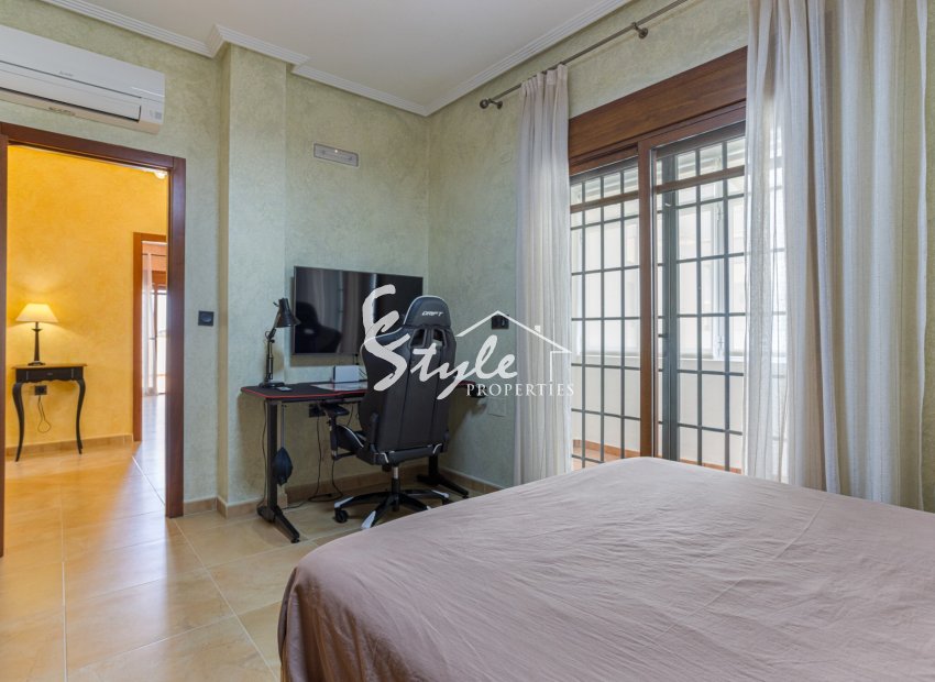 Reventa - Villa - LOS MONTESINOS - La Herada