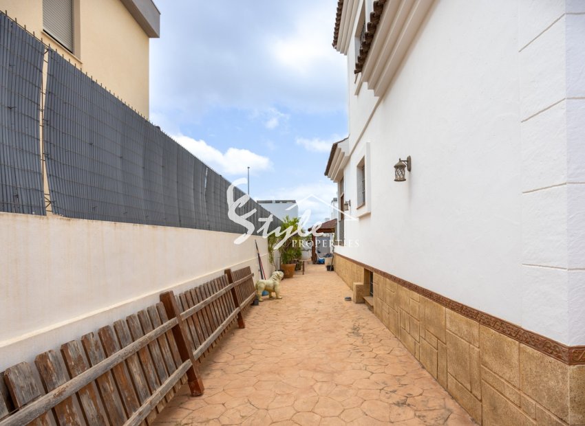 Reventa - Villa - LOS MONTESINOS - La Herada