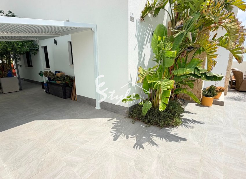 Reventa - Villa - Los Montesinos - La Herada
