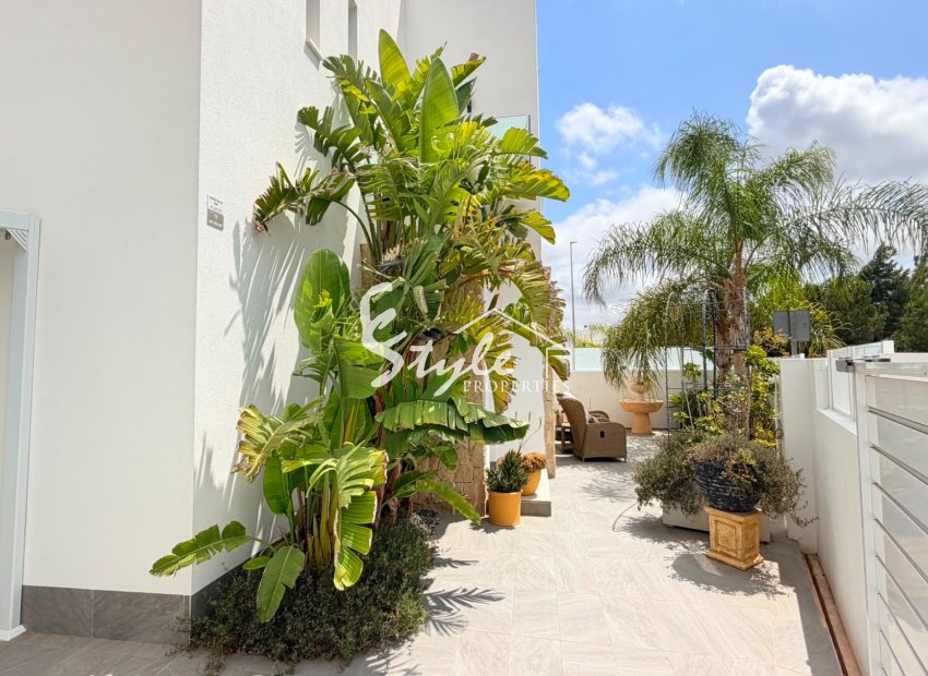 Reventa - Villa - Los Montesinos - La Herada