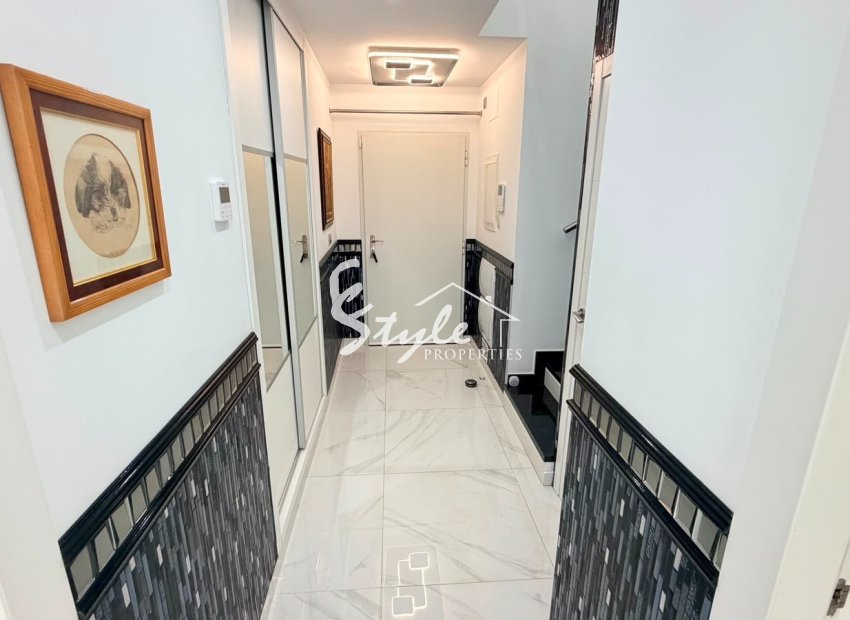Reventa - Villa - Los Montesinos - La Herada