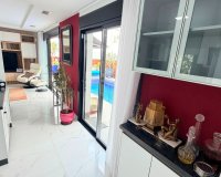 Reventa - Villa - Los Montesinos - La Herada