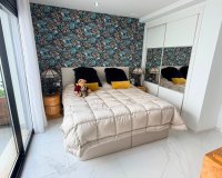 Reventa - Villa - Los Montesinos - La Herada