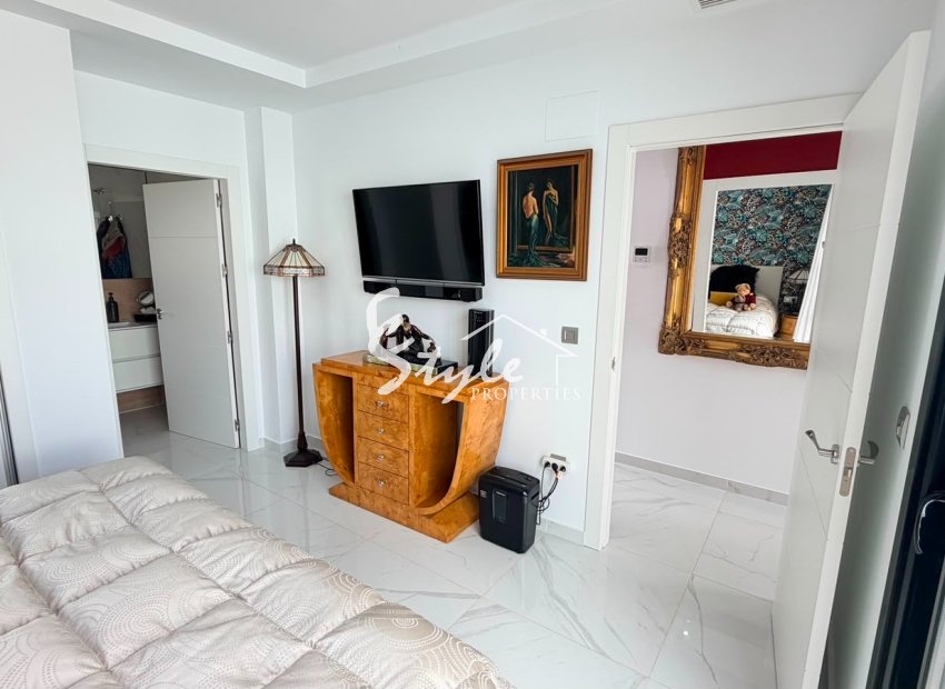 Reventa - Villa - Los Montesinos - La Herada