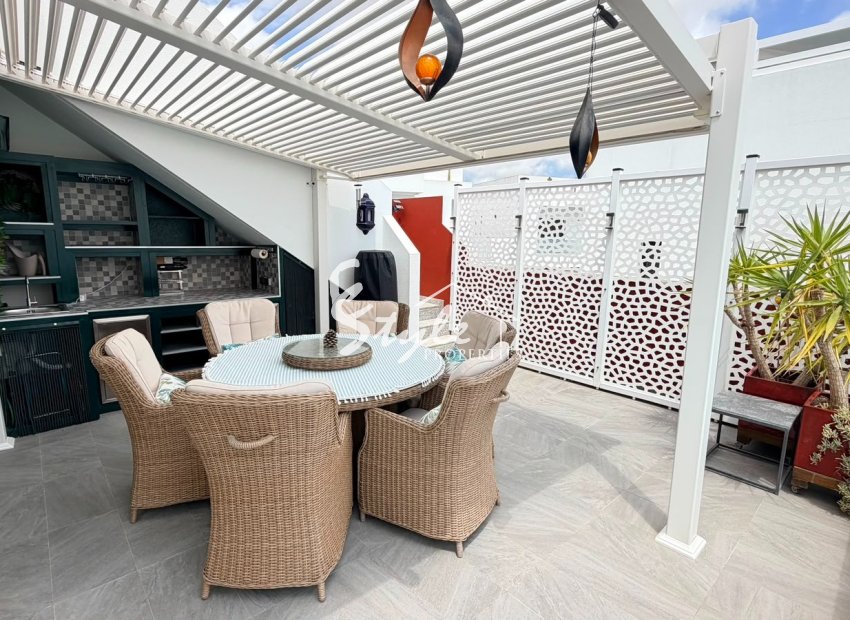 Reventa - Villa - Los Montesinos - La Herada