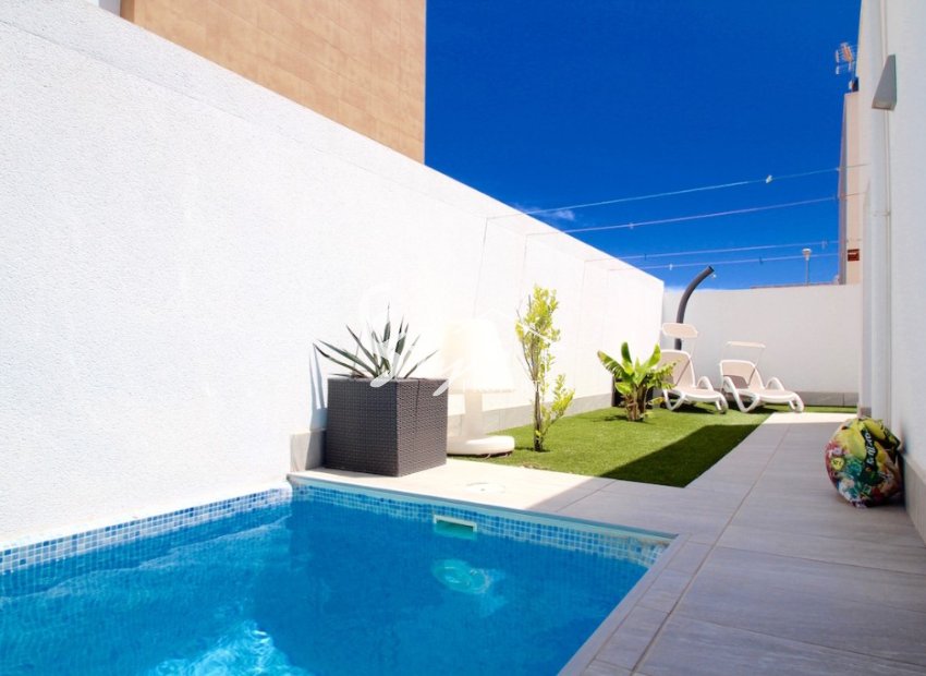 Reventa - Villa - Mil Palmeras