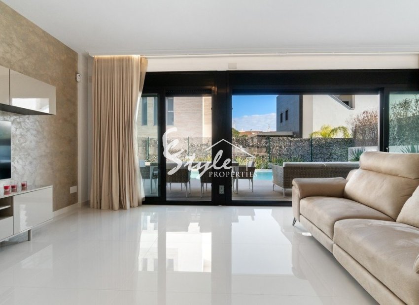 Reventa - Villa - Orihuela Costa  - Agua Marina