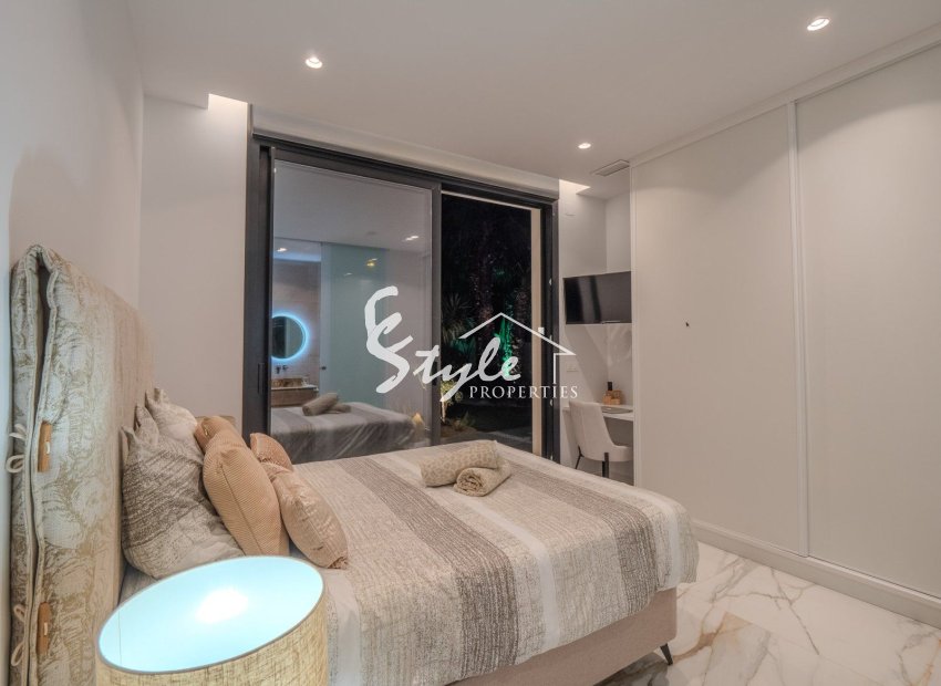 Reventa - Villa - Orihuela Costa  - Las Colinas Golf