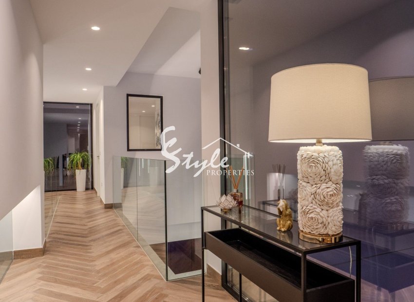 Reventa - Villa - Orihuela Costa  - Las Colinas Golf