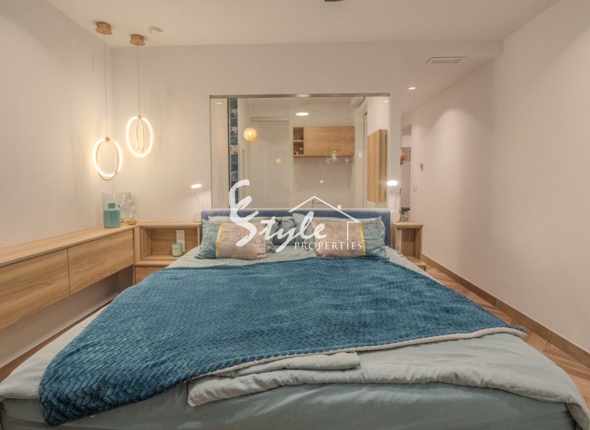 Reventa - Villa - Orihuela Costa  - Las Colinas Golf