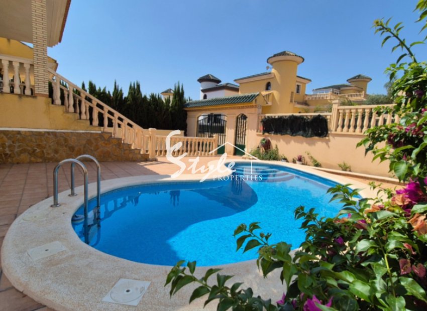 Reventa - Villa - Orihuela Costa  - Villamartin