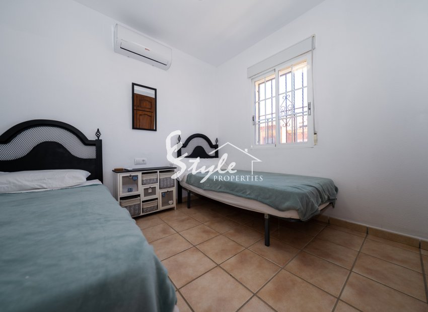 Reventa - Villa - Playa Flamenca - Sportcentre