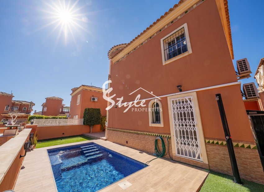 Reventa - Villa - Playa Flamenca - Sportcentre