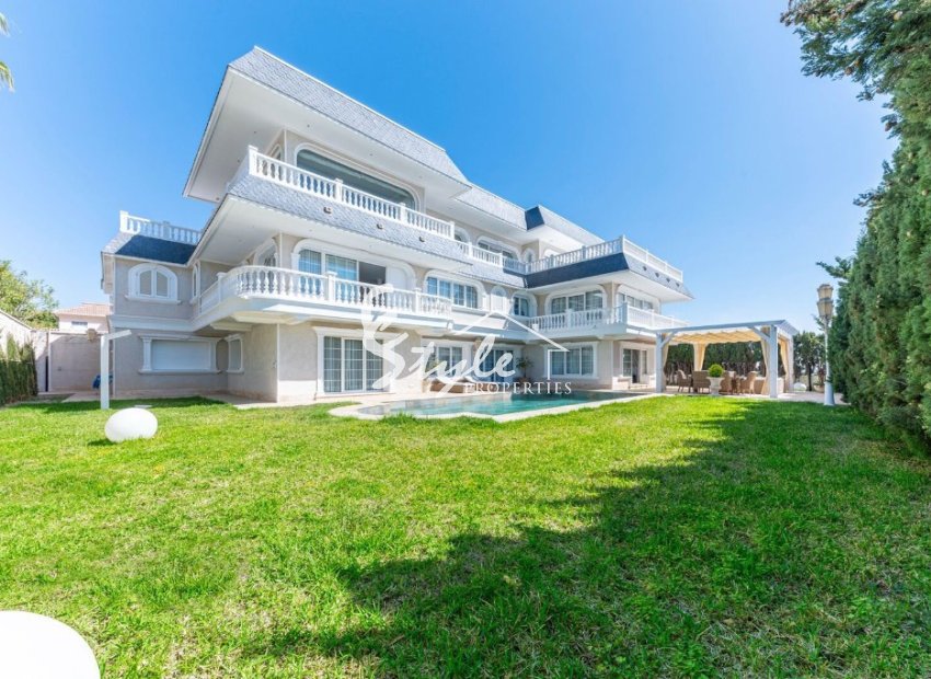 Reventa - Villa - Playa San Juan