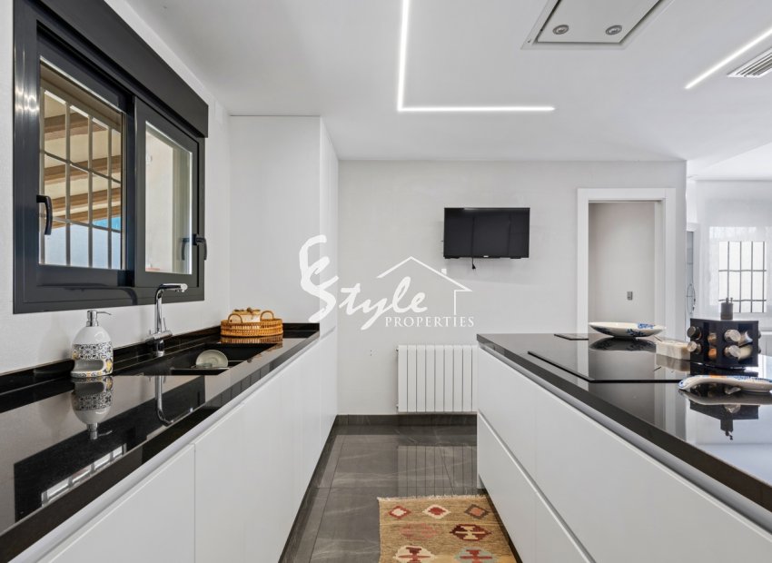 Reventa - Villa - San Juan Alicante - Frank Espinós