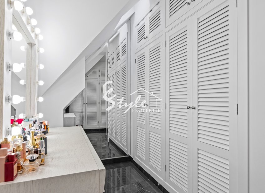 Reventa - Villa - San Juan Alicante - Frank Espinós