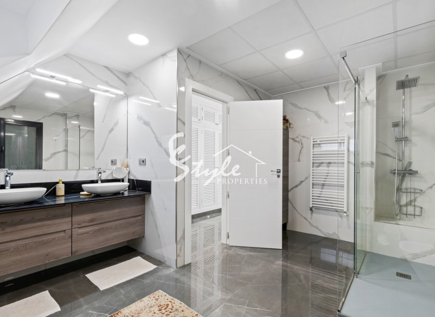 Reventa - Villa - San Juan Alicante - Frank Espinós