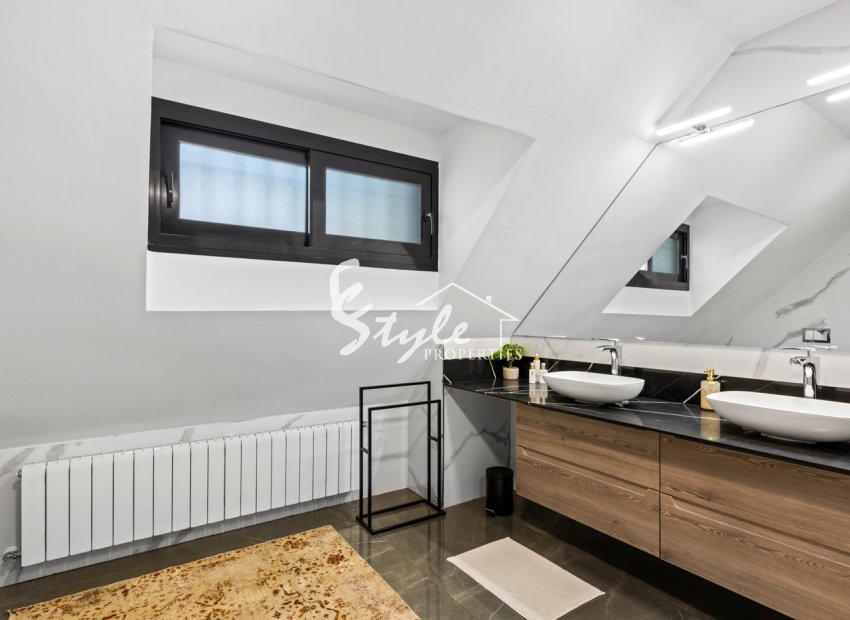 Reventa - Villa - San Juan Alicante - Frank Espinós