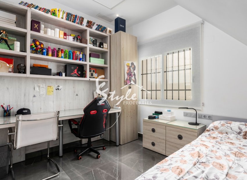 Reventa - Villa - San Juan Alicante - Frank Espinós