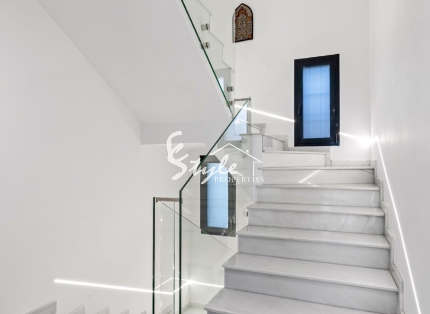 Reventa - Villa - San Juan Alicante - Frank Espinós