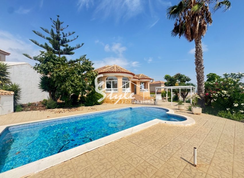 Reventa - Villa - San Miguel - San Miguel De Salinas