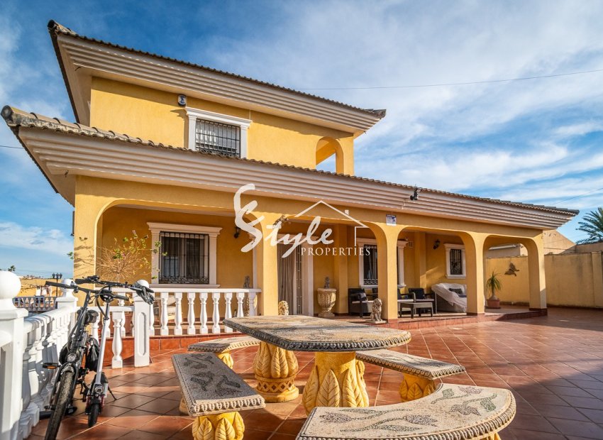 Reventa - Villa - Torrevieja - Los Balcones