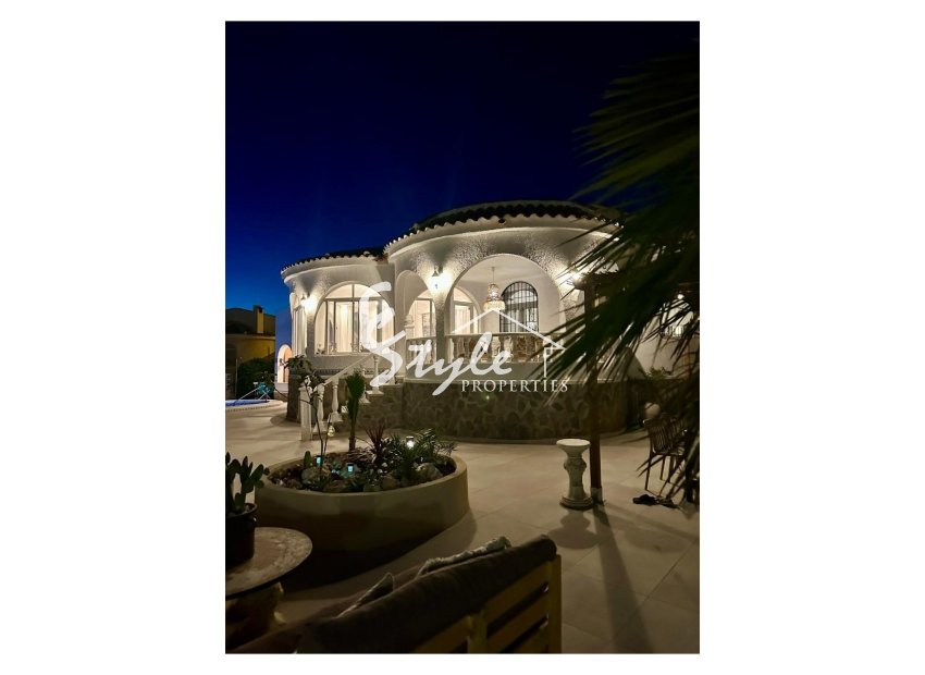 Reventa - Villa - Torrevieja  - San luis