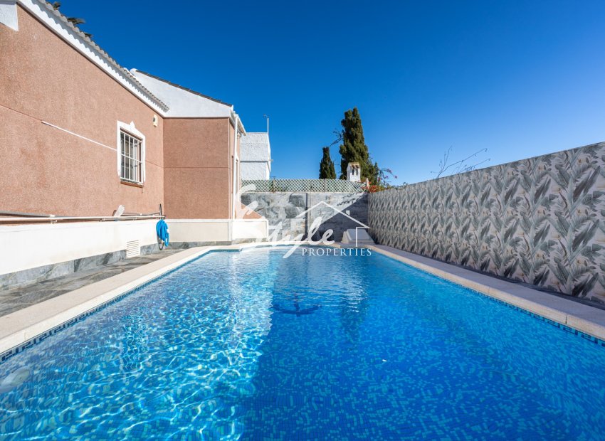 Reventa - Villa - Torrevieja  - Urbanización San Luis