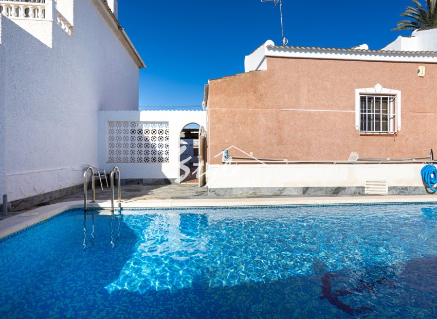 Reventa - Villa - Torrevieja  - Urbanización San Luis