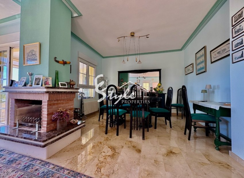 Reventa - Villa - Villamartín - Villamartin