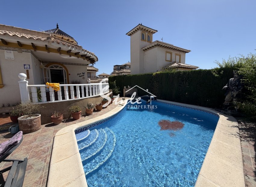 Reventa - Villa - Villamartín - Villamartin