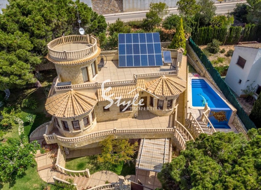 Роскошная средиземноморская вилла в Dehesa de Campoamor в 300 метрах от пляжа. Orihuela Costa. Коста Бланка. ID2991