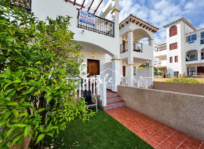 Se vende adosado 3 habitaciones en La Cinueliva R11, Punta Prima, Orihuela Costa, Costa Blanca. ID1626