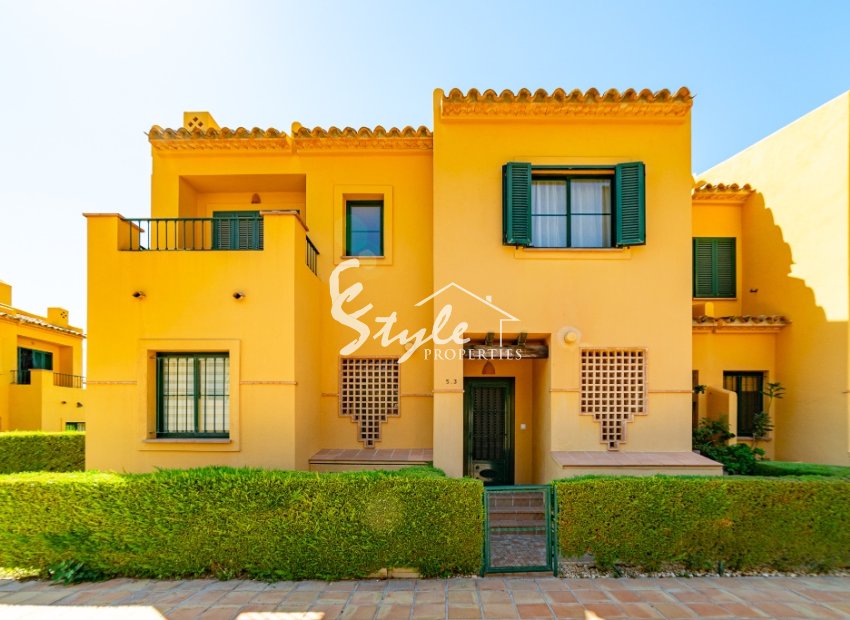 se vende adosado en Finestrat, Benidorm, Alicante, Costa Blanca, Spain. ID2790