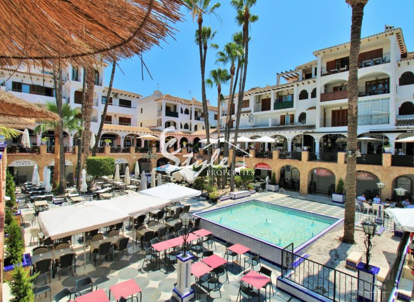 Se vende adosado en Las Violetas, Villamartín, Orihuela Costa , Costa Blanca. ID2541