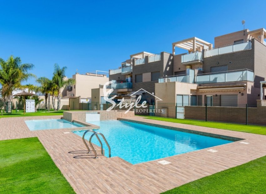 Se vende adosado en Torre de la Horadada, Alicante, Costa Blanca. ID1838