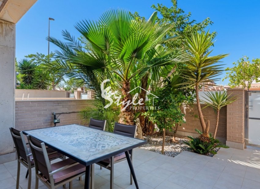 Se vende adosado en Torre de la Horadada, Alicante, Costa Blanca. ID1838