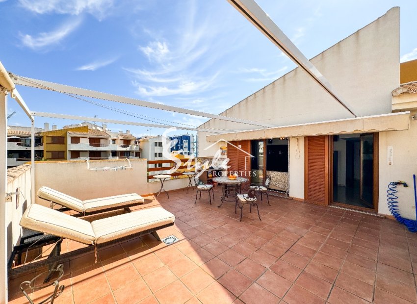 Se vende apartamento con terraza de 36m2 en La Recoleta, Punta Prima, Costa Blanca. ID2303