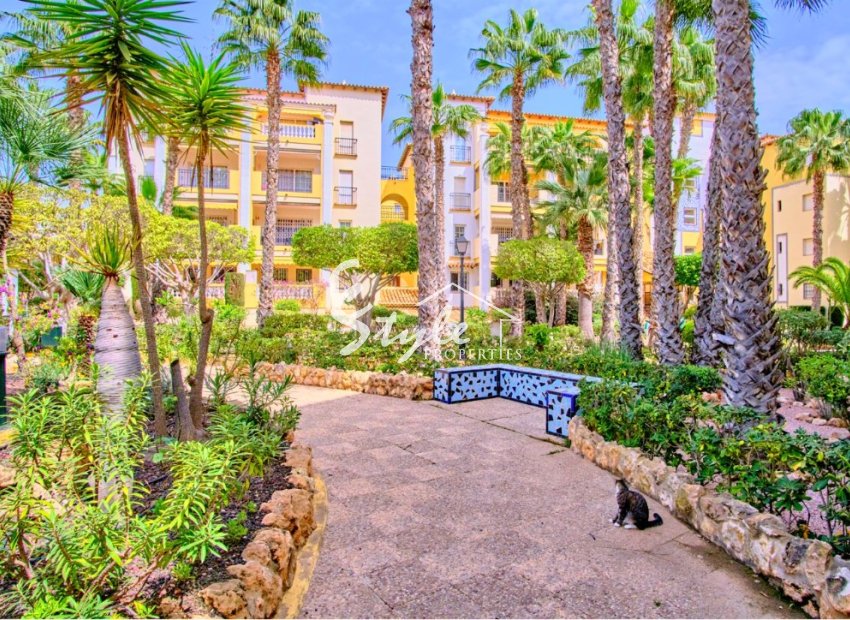 Se vende apartamento de 2 dormitorios Aldea Del Mar, Torrevieja, Costa Blanca, España. ID1349
