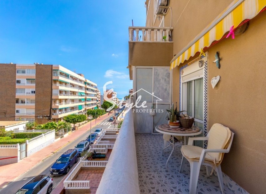Se vende apartamento de 2 dormitorios cerca del mar en Punta Prima, Costa Blanca, España. ID2797