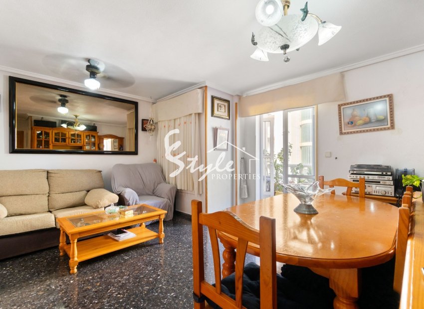 Se vende apartamento de 2 dormitorios cerca del mar en Punta Prima, Costa Blanca, España. ID2797