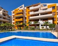 Se vende apartamento de 2 dormitorios con vistas a la piscina en La Recoleta, Punta Prima, Costa Blanca. ID2223
