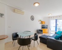 Se vende apartamento de 2 dormitorios con vistas al mar en La Zenia, Costa Blanca, España. ID2373