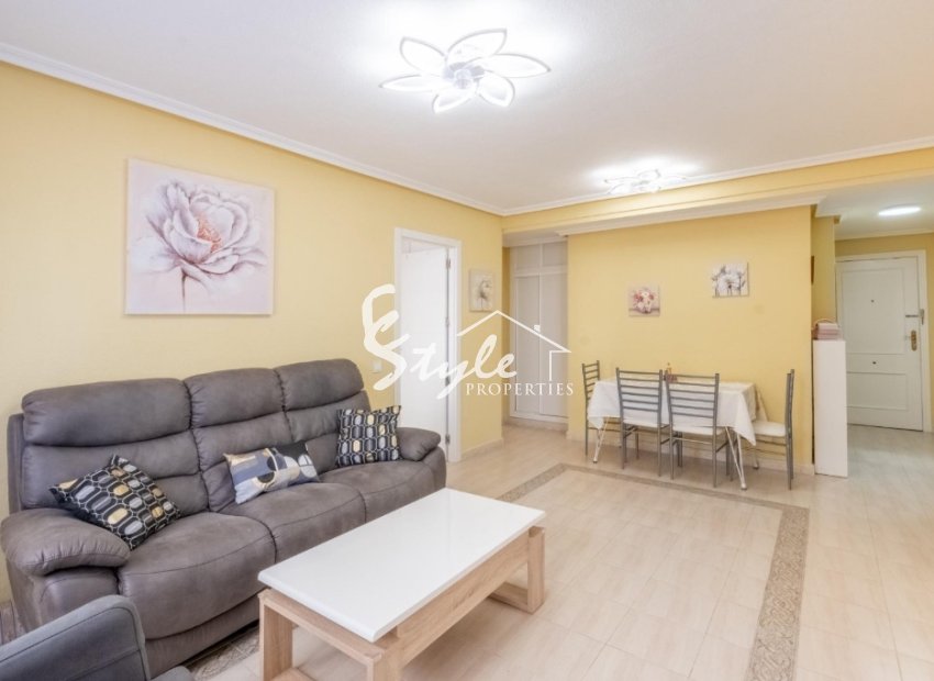 Se vende ​apartamento en La Mata, Torrevieja. ID2823