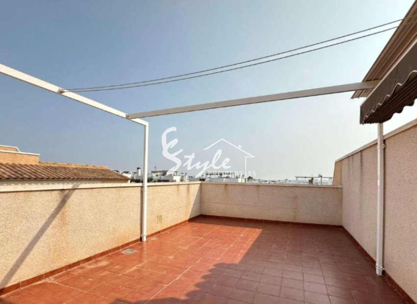 Se vende apartamento en última planta en Ciñuelica, Punta Prima, Orihuela Costa. ID1841