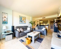 Se vende apartamento orientado al sur cerca de la playa en La Entrada, Punta Prima, Costa Blanca, España. ID3326