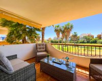 Se vende apartamento orientado al sur cerca de la playa en La Entrada, Punta Prima, Costa Blanca, España. ID3326
