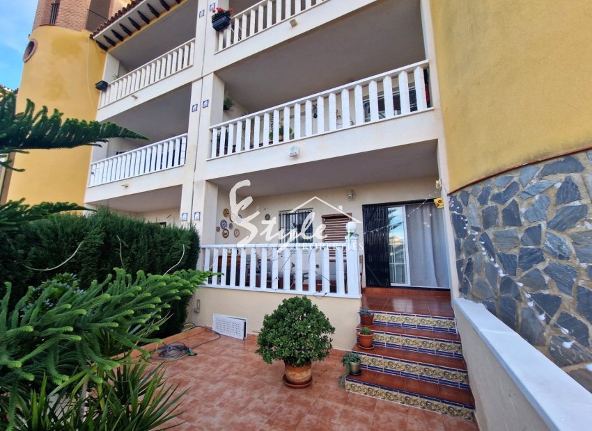 Se vende apartamento planta baja con jardín in Lomas de Cabo Roig, Orihuela Costa . ID 2791